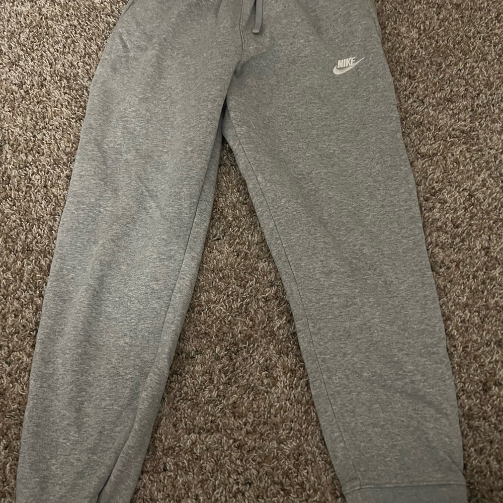 Nike Women’s Heather Gray Joggers Size Small